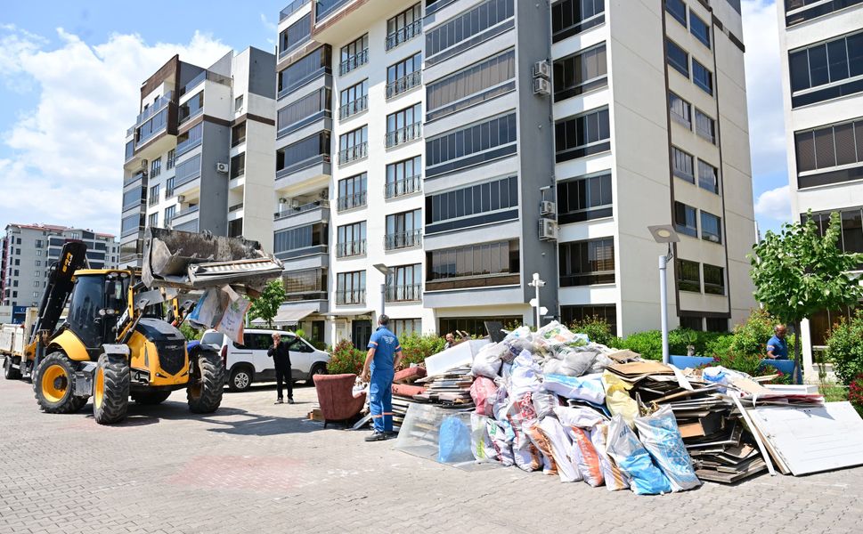 YANGININ YARALARINI YILDIRIM BELEDİYESİ SARIYOR