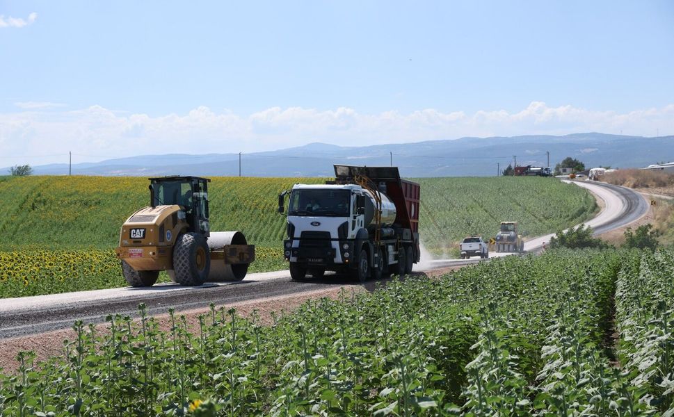 Büyükşehir Nilüfer'de yolları yeniliyor