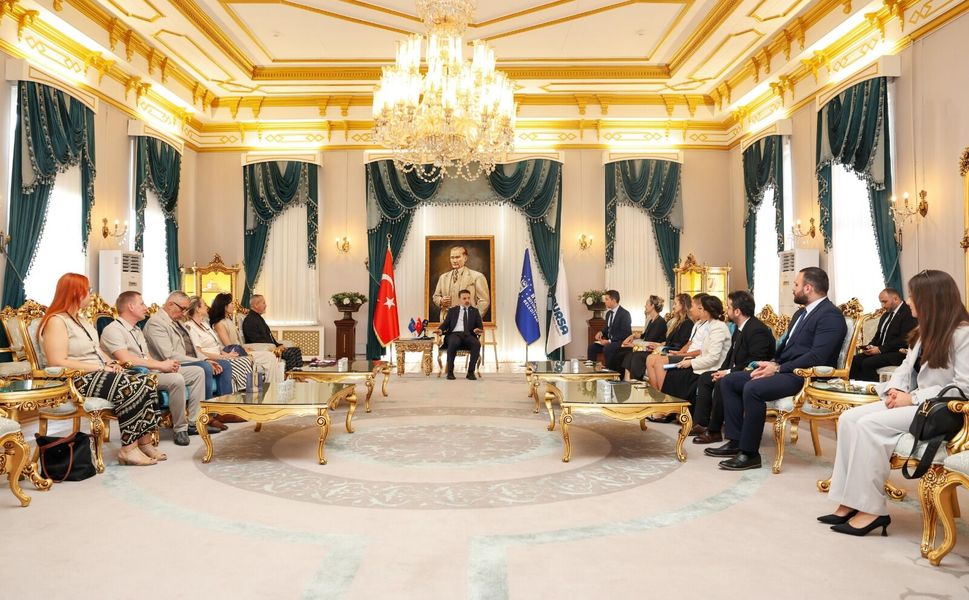 Altın Karagöz ekiplerinden Başkan Vekili Biba'ya ziyaret