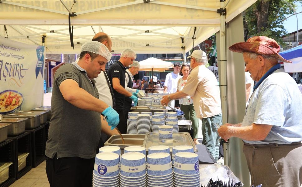 İznik’te aşure bereketi