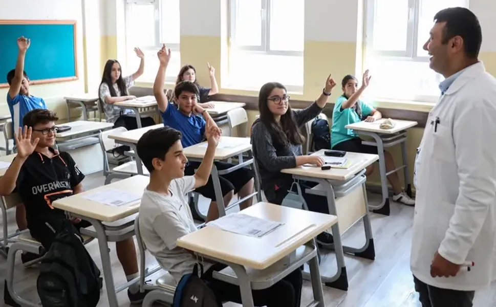 Derslerin saatleri değişti! Resmi Gazete’de yayımlandı