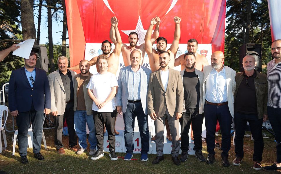 Alıç Yaylası’nda Kıran Kırana Güreş