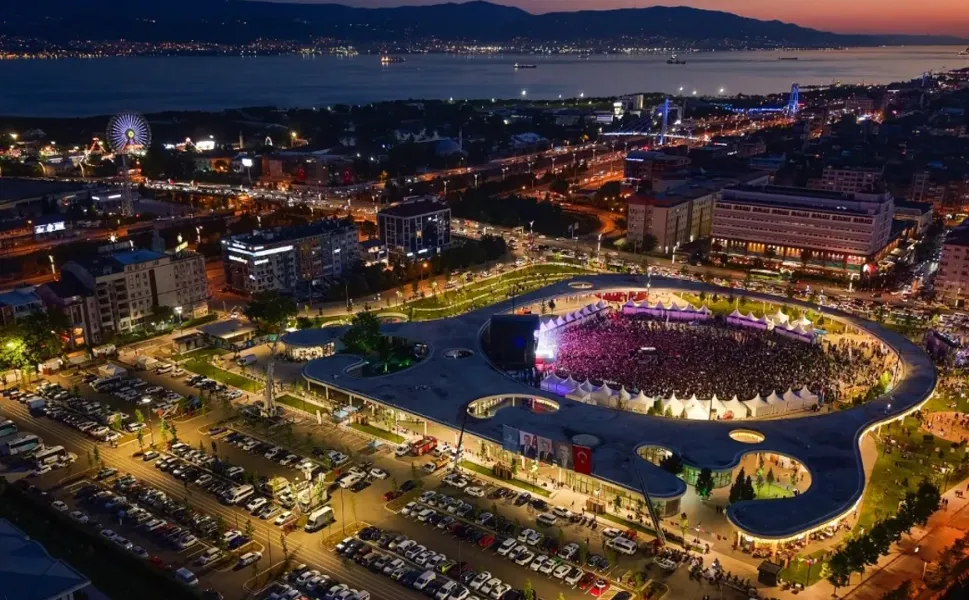 Kocaeli'de yaz neşesi meydana taşınıyor