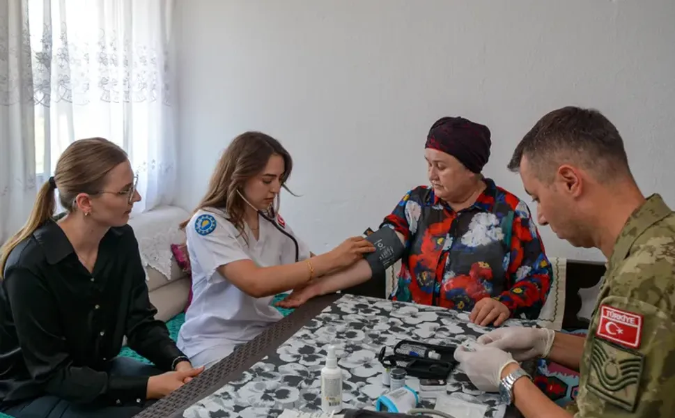 Türk askerinden Bosna-Hersek’te sağlık desteği