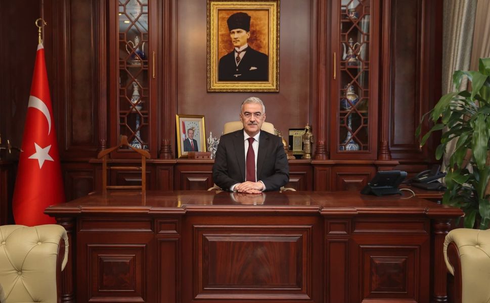 VALİ EROL AYYILDIZ'DAN 15 TEMMUZ MESAJI: "MİLLİ İRADE ASLA ESİR ALINAMAZ"