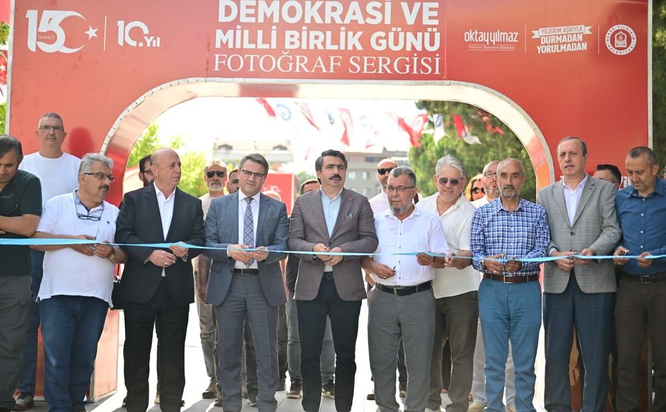 YILDIRIM'DA 15 TEMMUZ RUHU FOTOĞRAF SERGİSİYLE YAŞATILIYOR